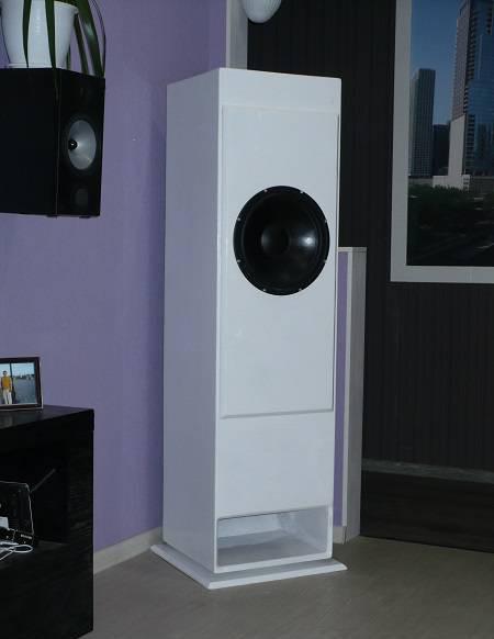 Сабвуфер на Peerless 830669 в оформлении лабиринт (ЧВ)