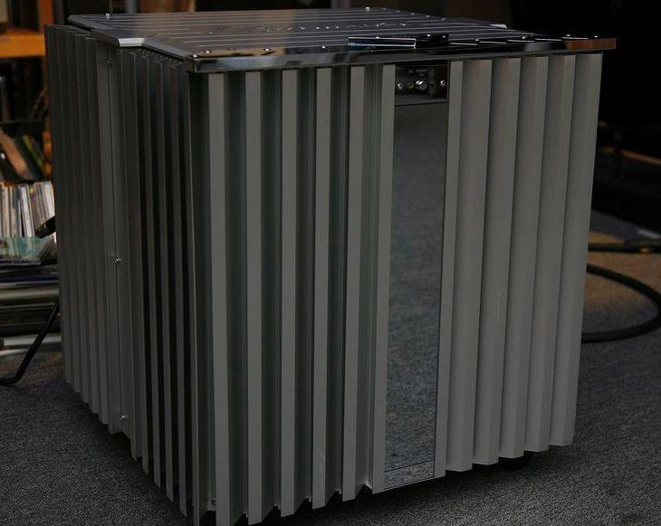Burmester 909 MK5 детали корпуса и система охлаждения