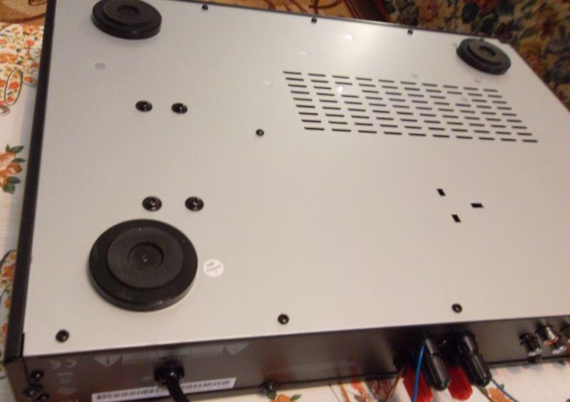 Cambridge Audio Topaz AM5 Cambridge Audio Topaz AM5 в интерьере гостиной