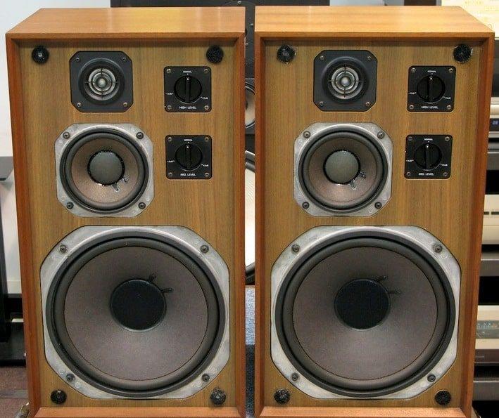Yamaha NS-650 Yamaha NS-650