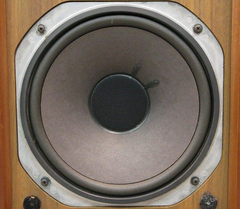 Yamaha NS-650 Yamaha NS-650