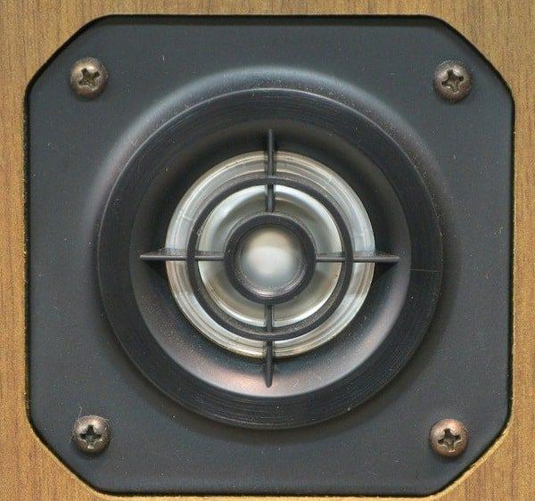 Yamaha NS-650 Yamaha NS-650