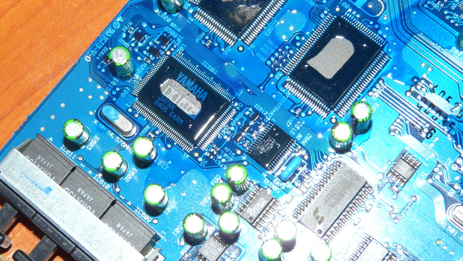 Цифровая часть платы Alpine PXA-H701 с микросхемой Yamaha YSS932