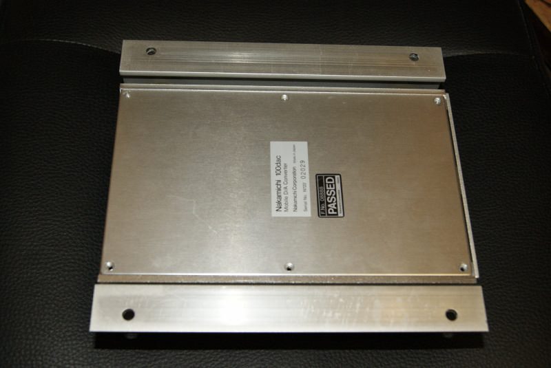 Алюминиевая крышка Nakamichi 100dac с направляющими и заводской этикеткой на дне