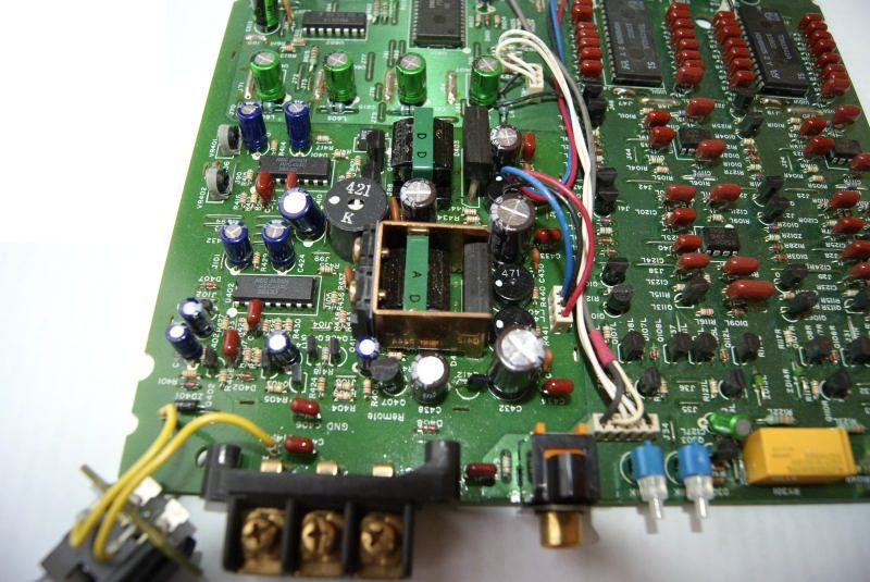 Плата Nakamichi DAC-101 с синими конденсаторами, подстроечником и позолоченными RCA