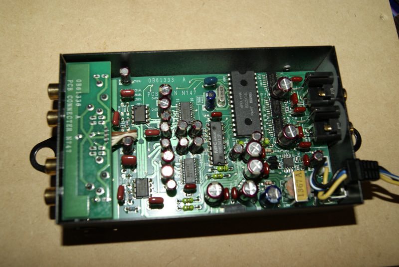 Плата Nakamichi DAC-41 в корпусе с маркировкой PCB 086133 A и силовым трансформатором