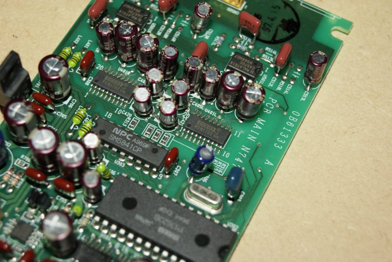 Общий вид платы MAIN N747 с приёмником, фильтром и двумя ЦАП Nakamichi DAC-41
