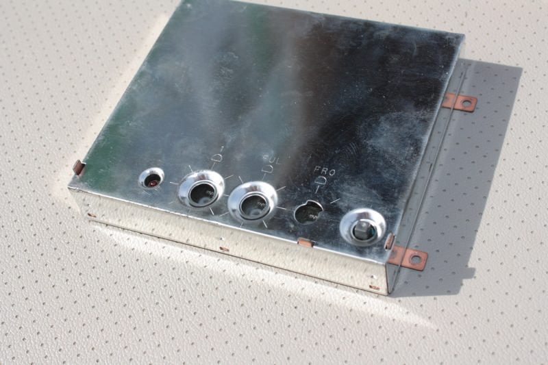 Верхняя алюминиевая крышка Pioneer RS-A2 с винтами и планками