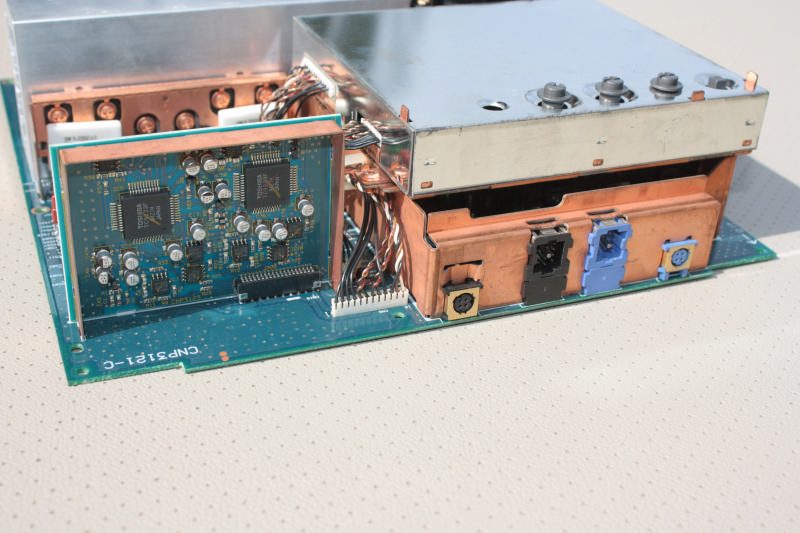 Рёбристый медный радиатор Pioneer RS-A2 с серебристой пластиной сверху