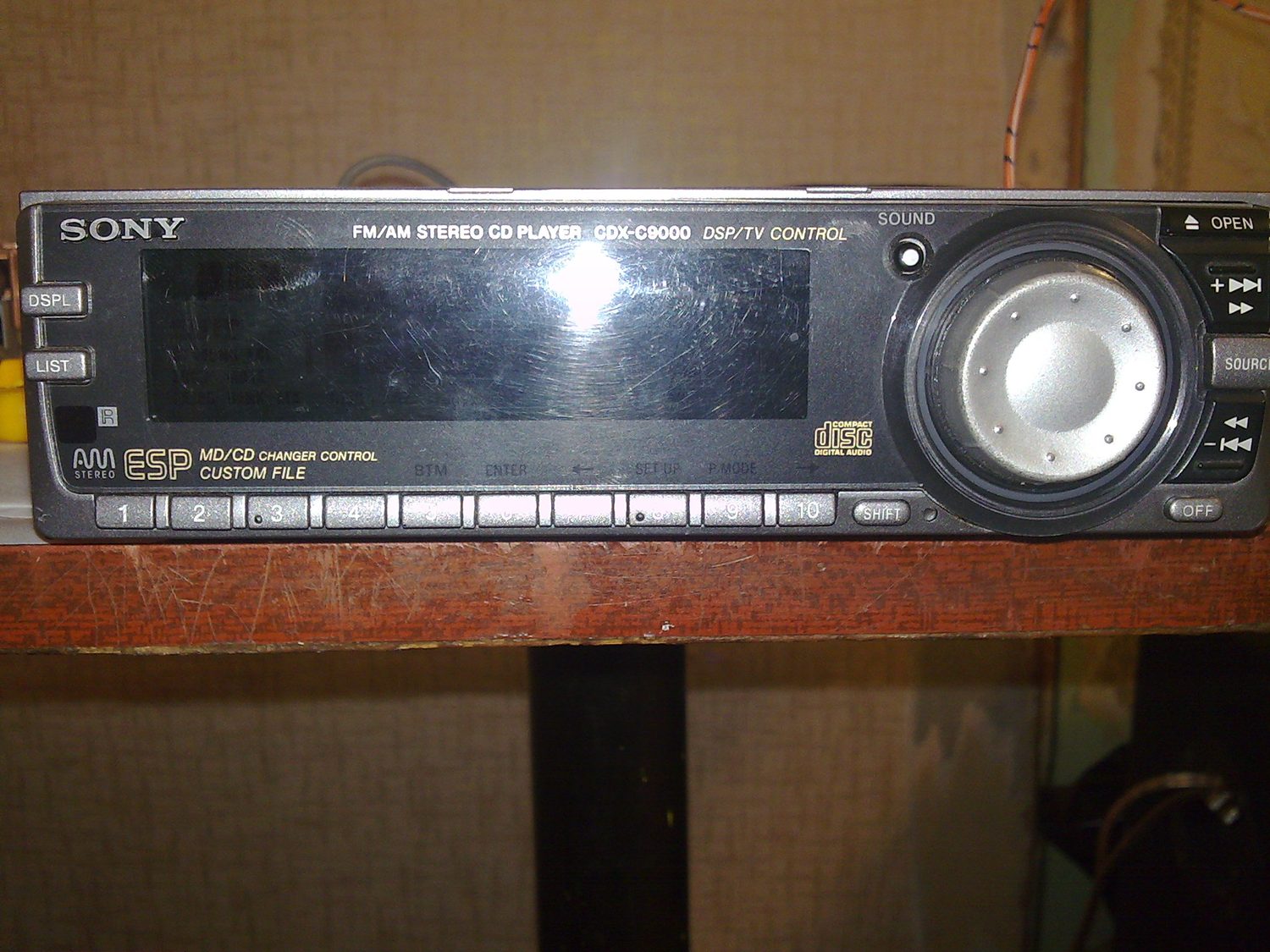 Sony CDX-C90: винтажный CD-тюнер Mobile ES и разбор по платам