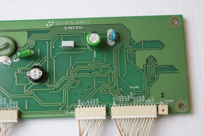 Разъёмы UNI LINK, DISPLAY и служебные линии на плате Sony XES-P1